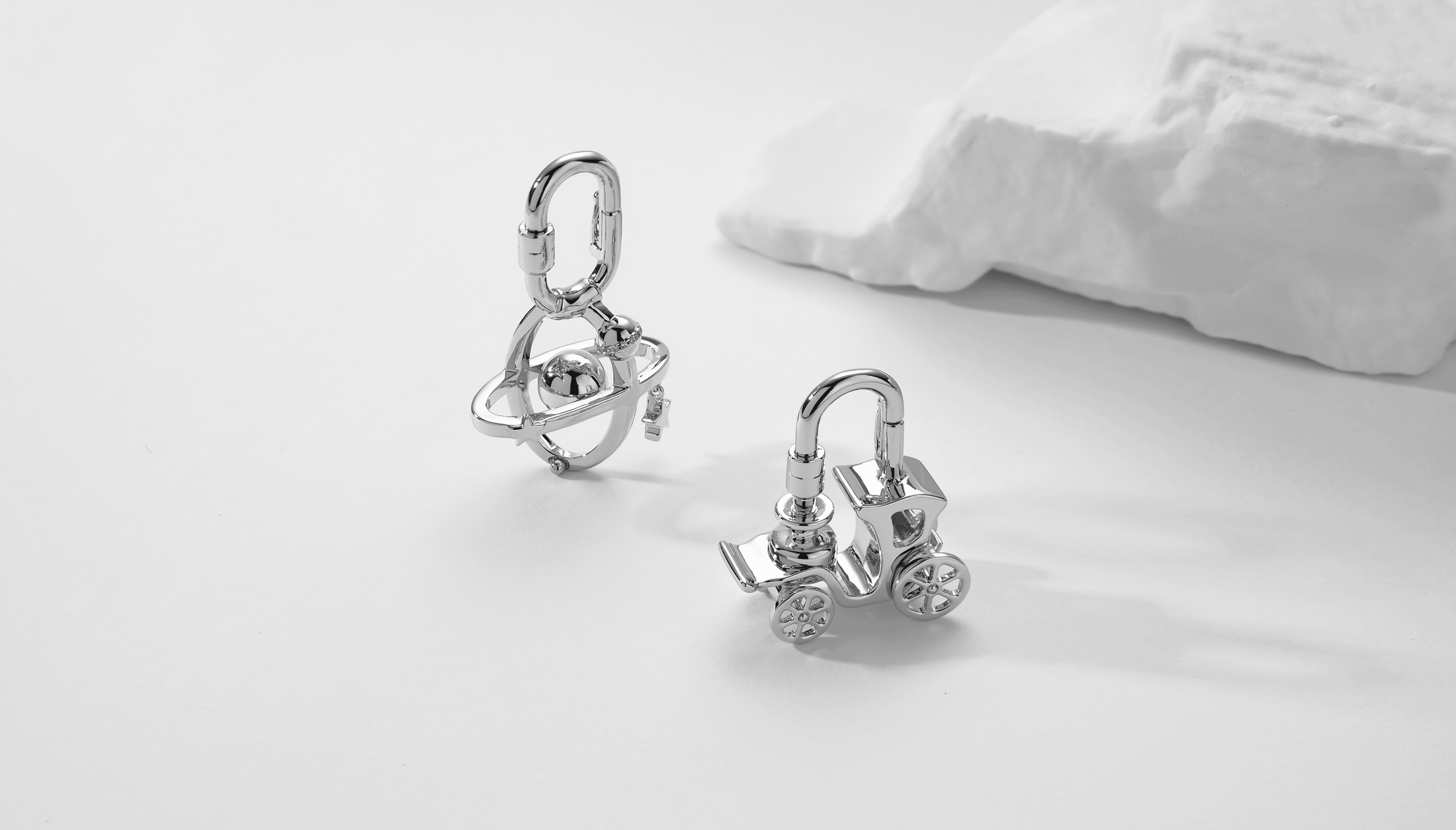 HERMES(エルメス) Padlock Cadena Charm s-l400.jpg